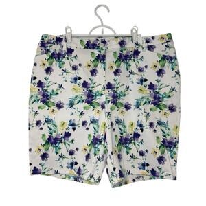 Chico’s Shorts Size 3 US Women's 16 Floral Flourishing Garden White 9" Inseam